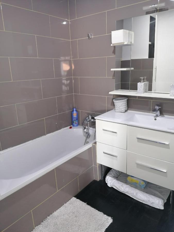 Appartement Meuble A Villeneuve Les Maguelone Ngoại thất bức ảnh